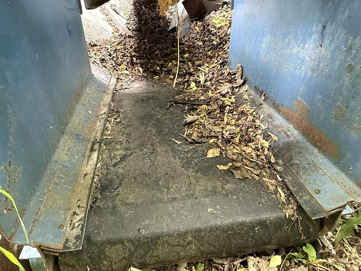 Used Alliston Machinery 500 CWT (25 ton) Hopper