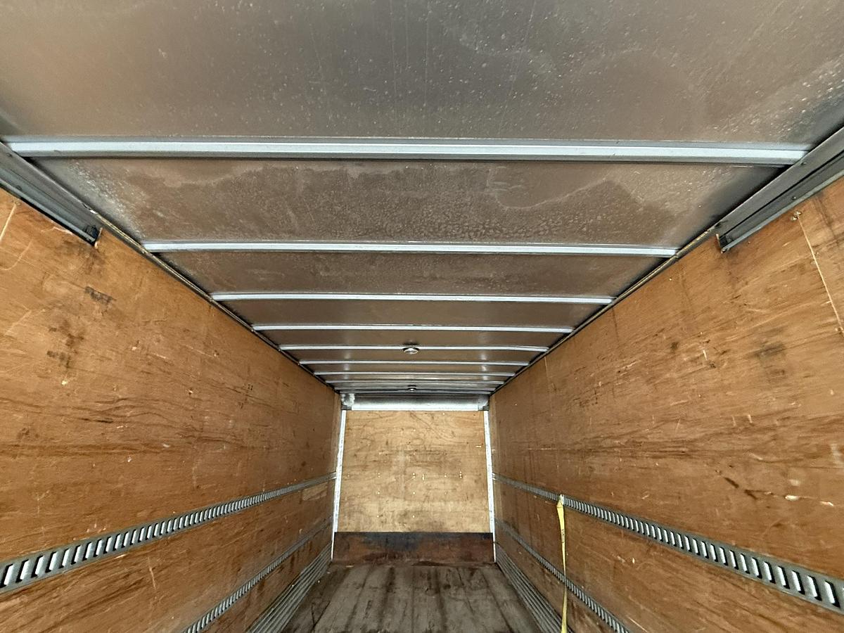 Used 2007 Freightliner Business Class M2, Cat C11, 10 SPeed, 26' Van Body