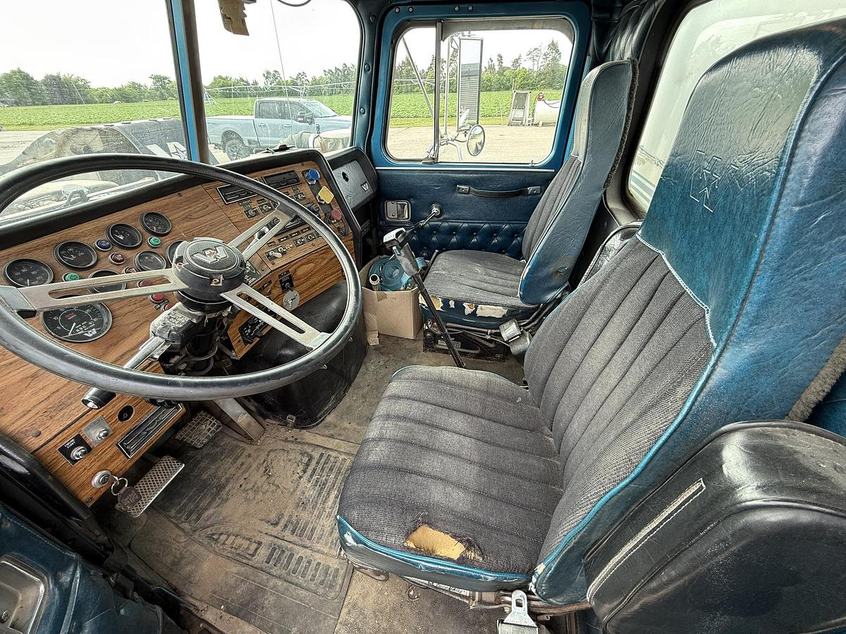 Used 1988 Western Star Stainless 3000 Gallon Water Truck, 400 Cummins, Eaton 15 SPD