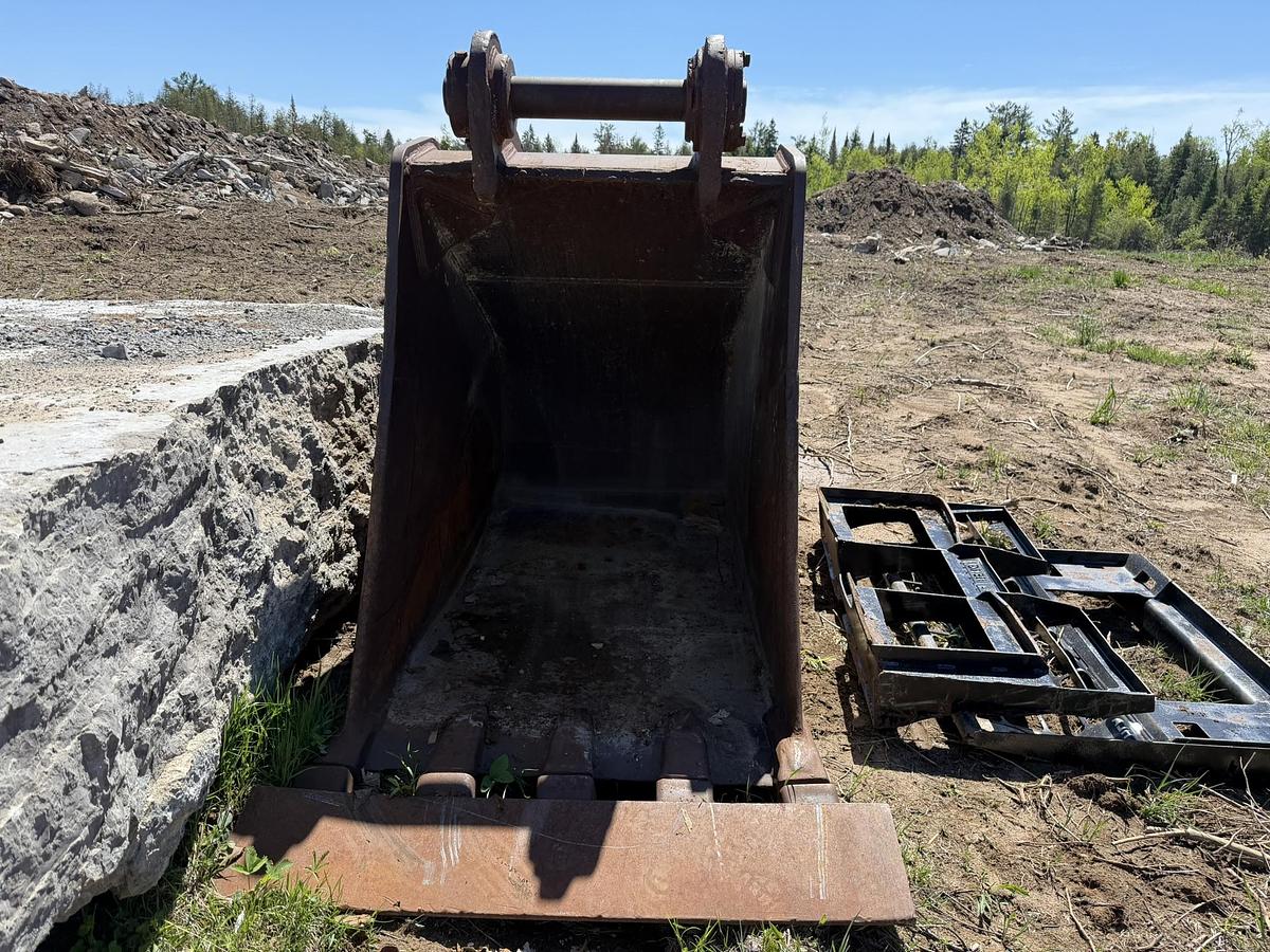 Used Bateman 48" Trenching Bucket, Caterpillar 345