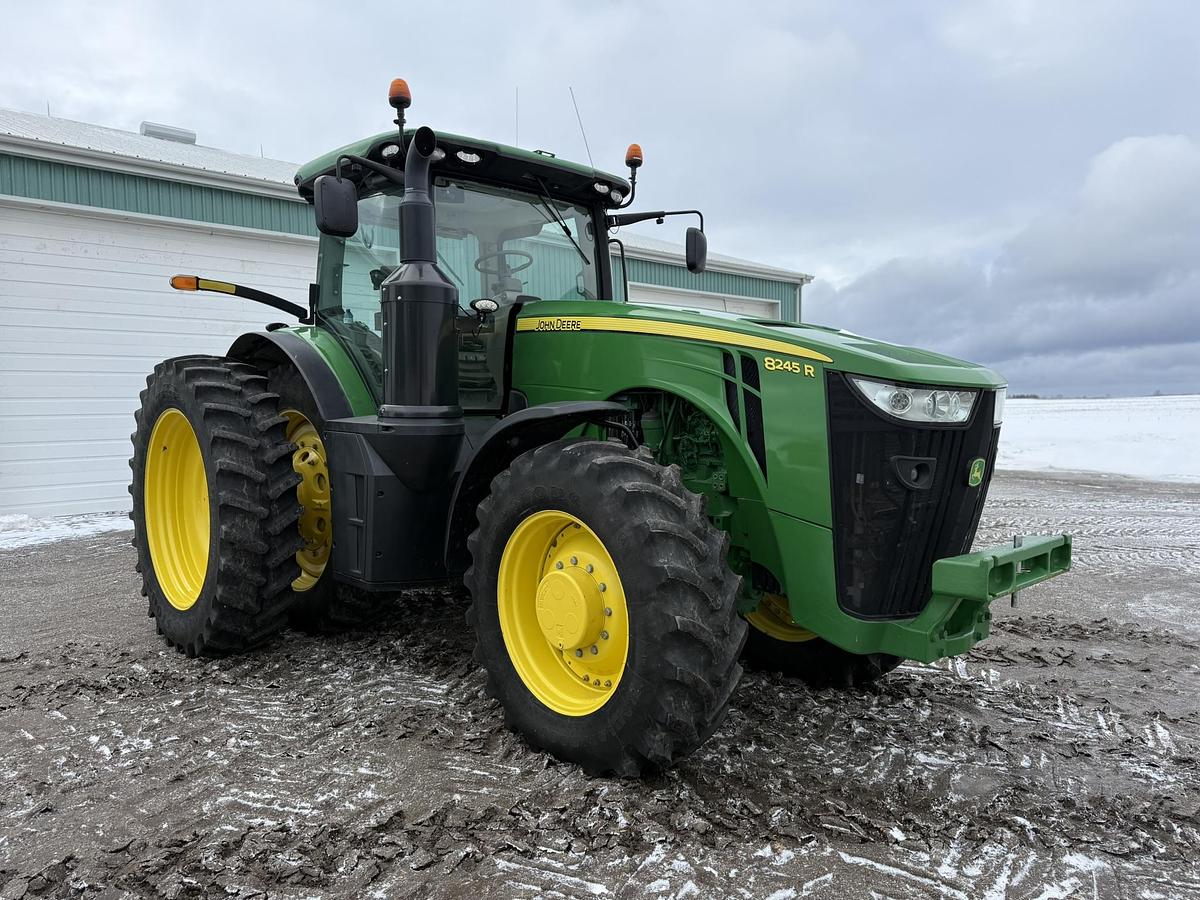 Used John Deere 8245R
