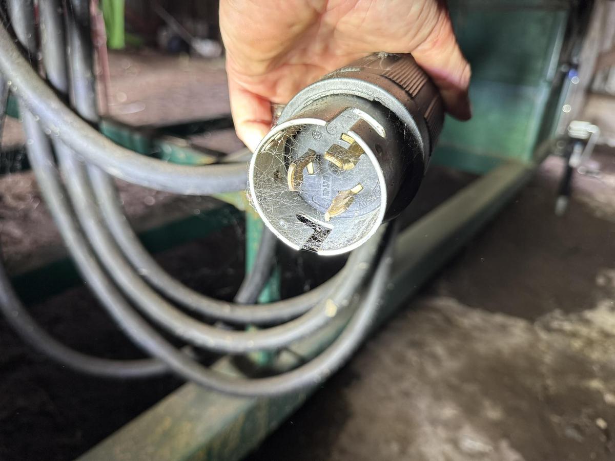 Used Mobile Grading Station 60" Star Table, Single Phase