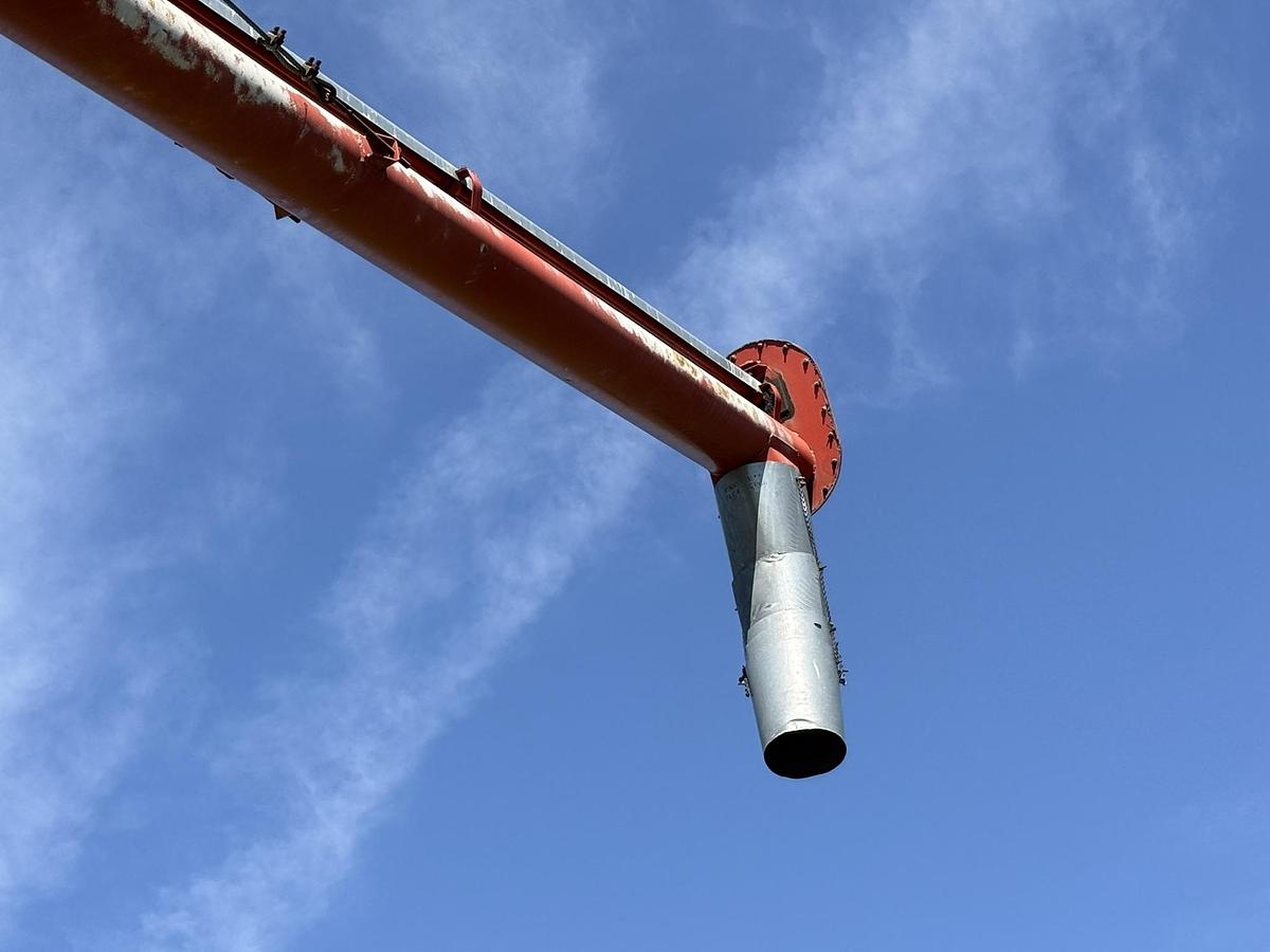 Used Farm King 861 Scissor Lift Auger