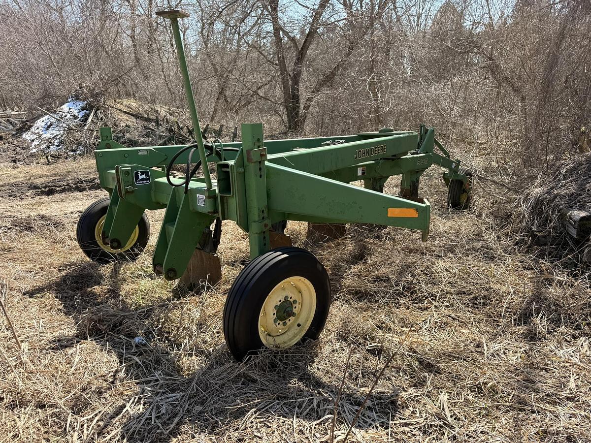 Used John Deere 995 5 Furrow Plow