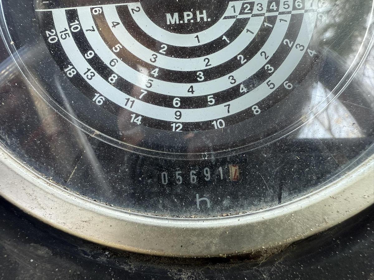 Used 1985 John Deere 1640 Loader Tractor