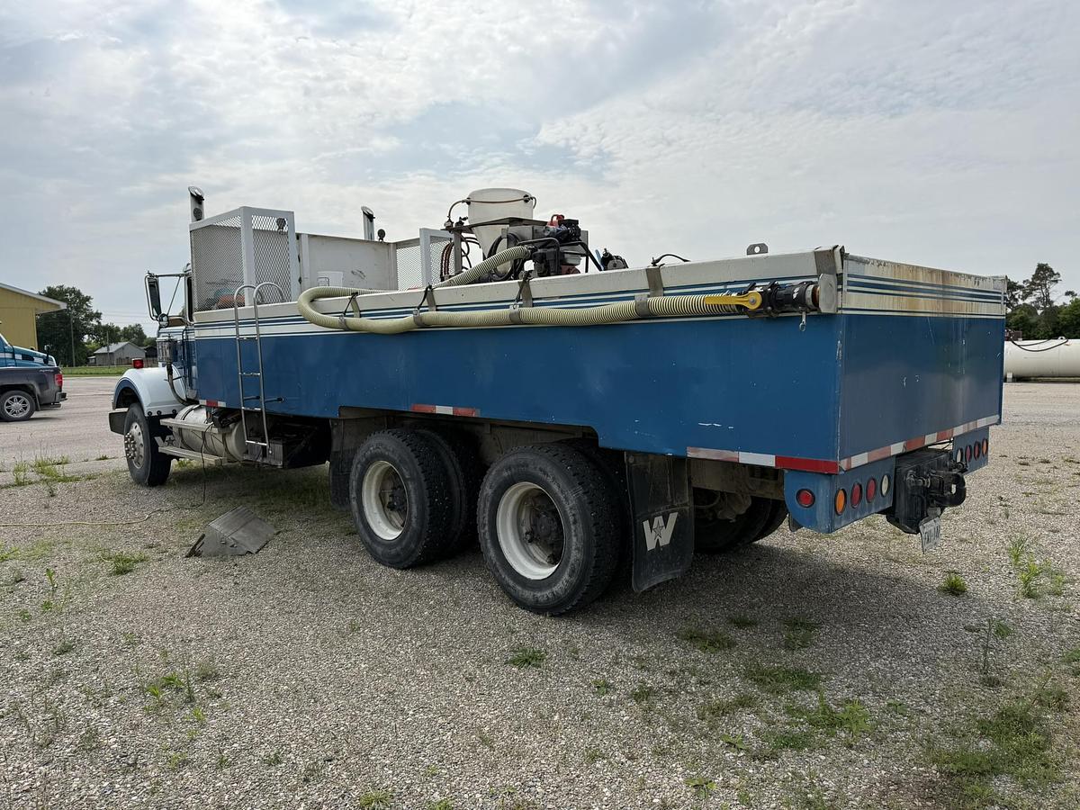 Used 1988 Western Star Stainless 3000 Gallon Water Truck, 400 Cummins, Eaton 15 SPD