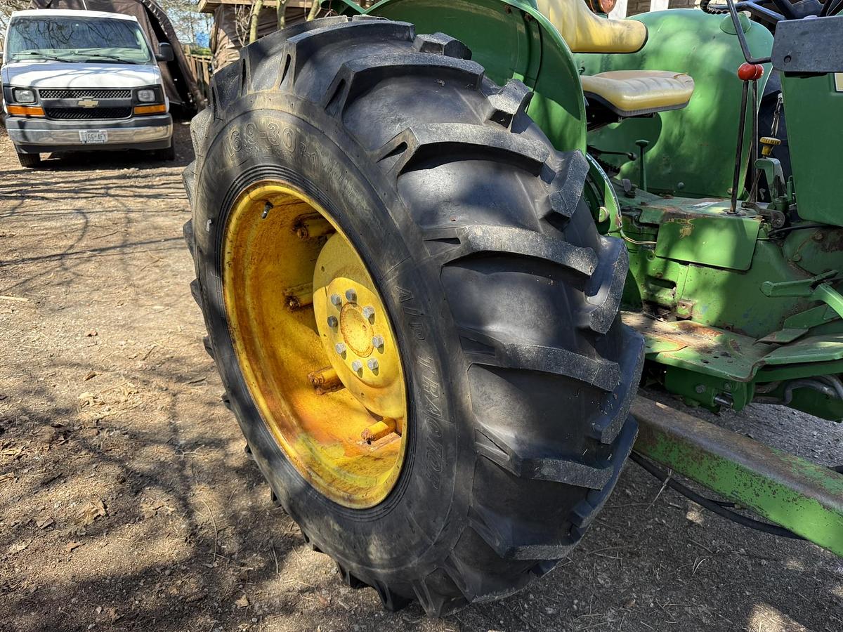 Used 1985 John Deere 1640 Loader Tractor
