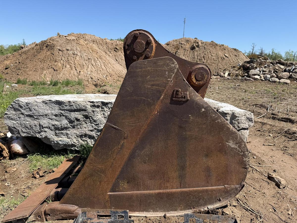 Used Bateman 48" Trenching Bucket, Caterpillar 345