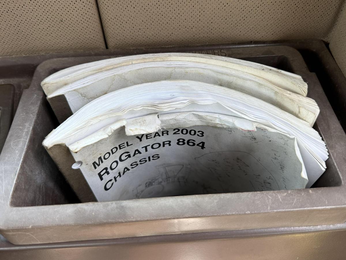 Used 2003 Rogator 1064, 1060 Gallon Tank, 90' Boom, Raven