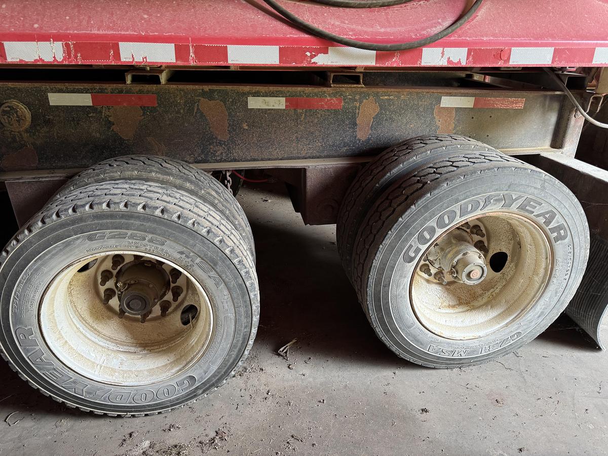 Used 2010 Alliston Machinery 24' Bulk Box With Tandem Axle Undercarriage