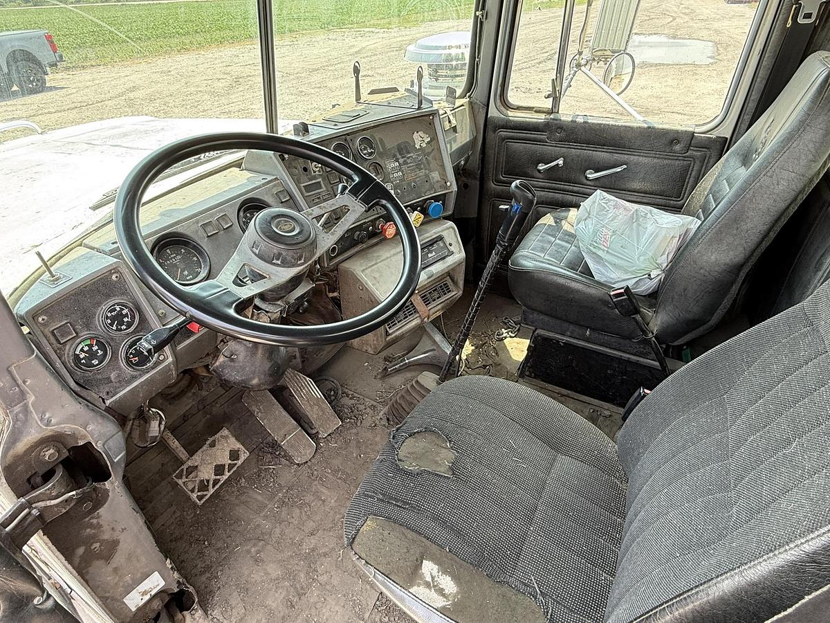 Used 1999 Mack Potato Bulk Box On Mack Truck
