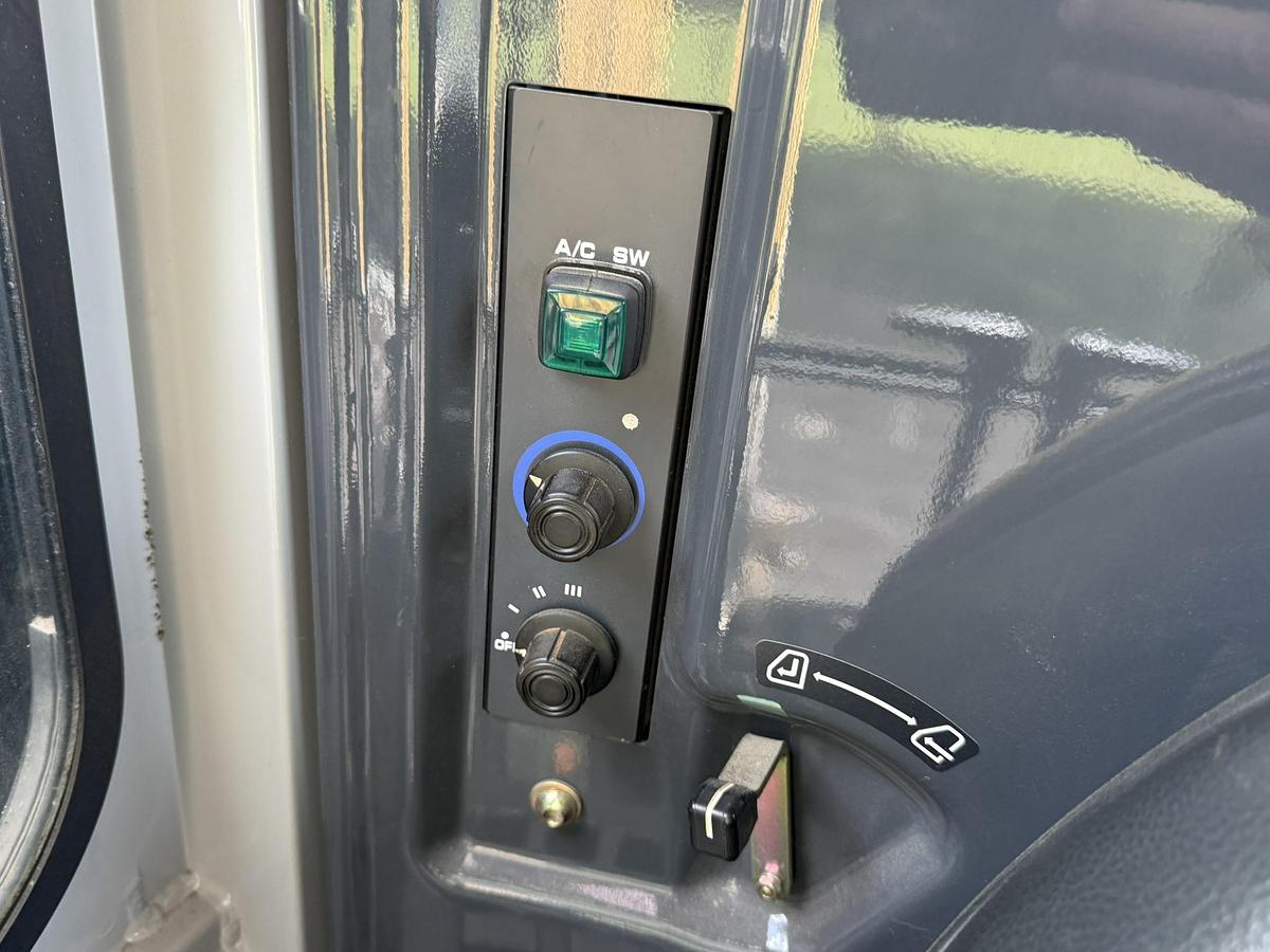 Used Kobelco SK30SR-3 Mini Excavator, Cab, Hydaulic Thumb