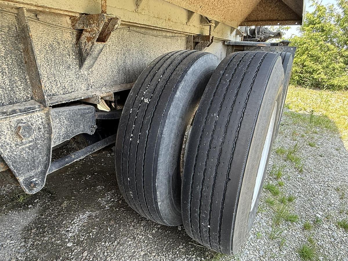 Used Alliston Machinery 40' Live Bottom Produce Trailer