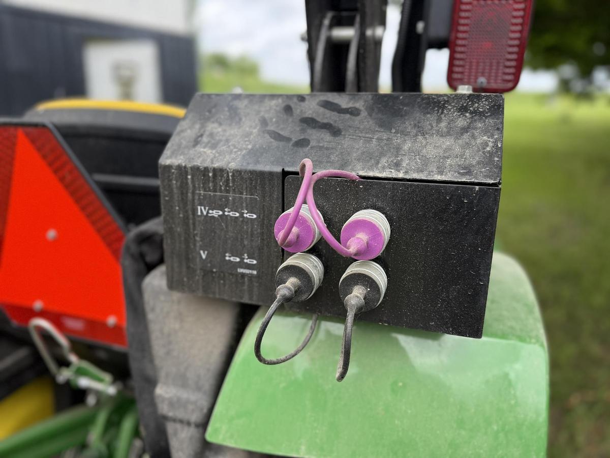 Used 2022 John Deere 3025D Loader Tractor, 4X4, 2 SCV's