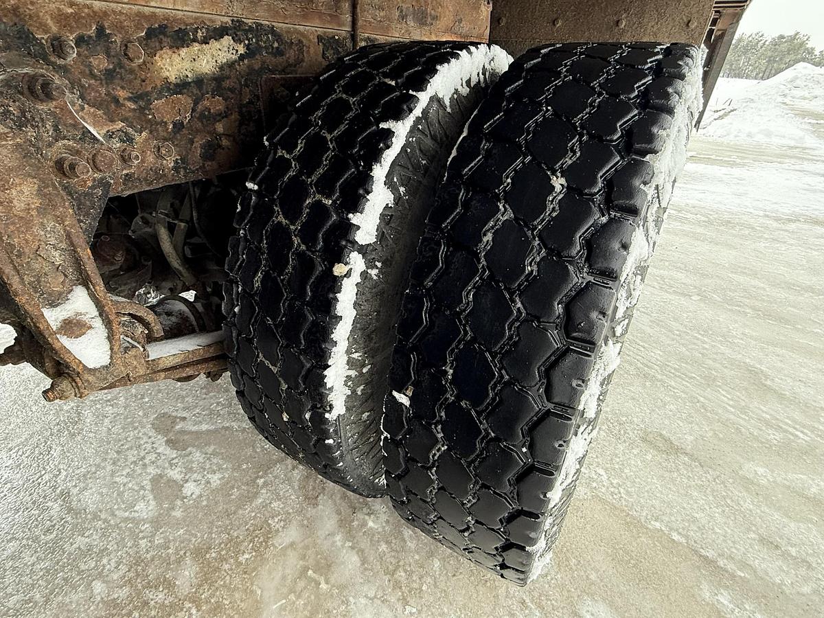 Used 2007 Freightliner Business Class M2, Cat C11, 10 SPeed, 26' Van Body