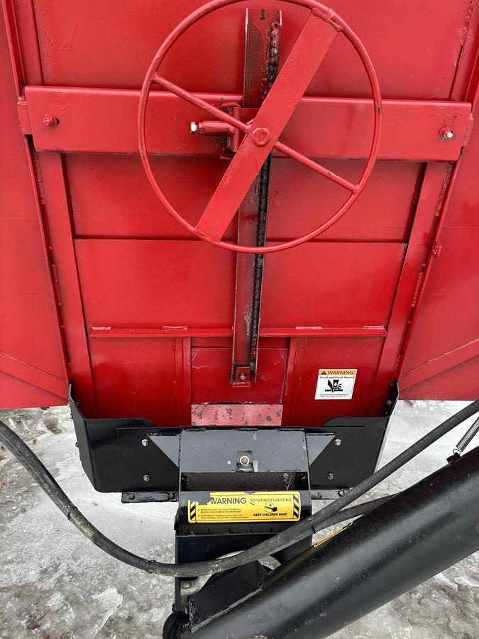 Used Bruns 400 Bushel Gravity Wagon With 14' Auger