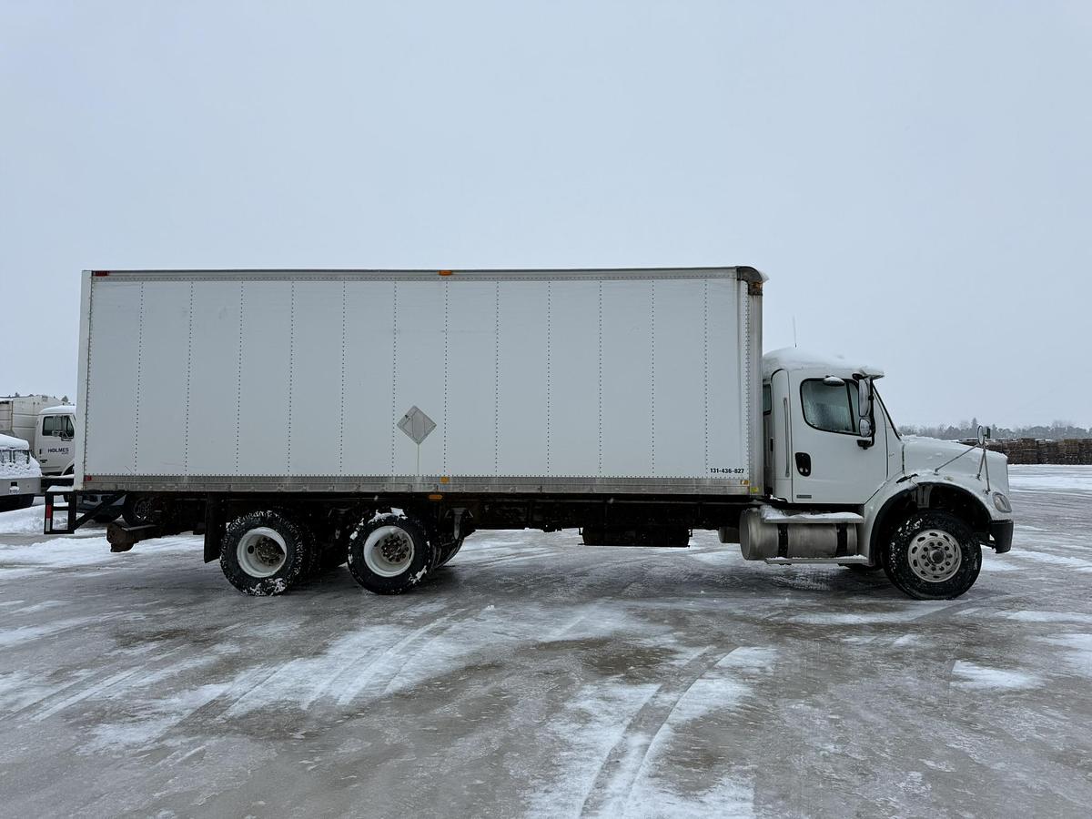 Used 2007 Freightliner Business Class M2, Cat C11, 10 SPeed, 26' Van Body
