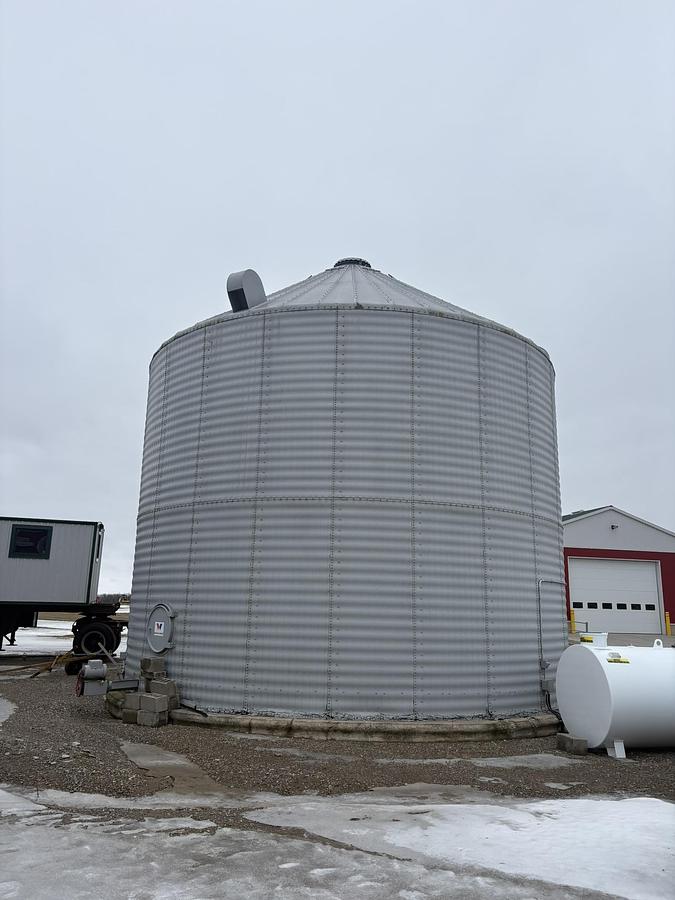 Used 2 Graneries For Sale, Vented Floors, Sweep Auger