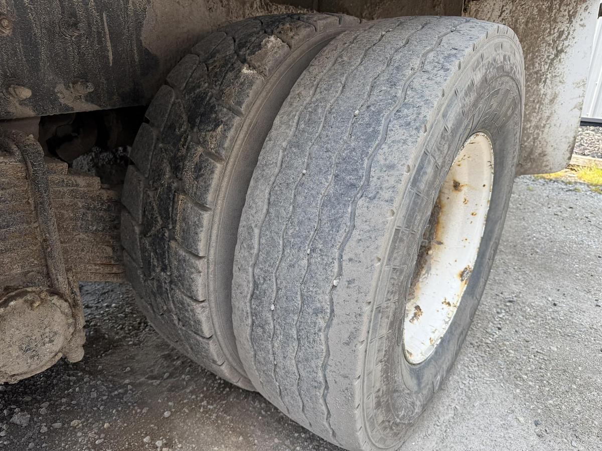 Used 1999 Mack Potato Bulk Box On Mack Truck
