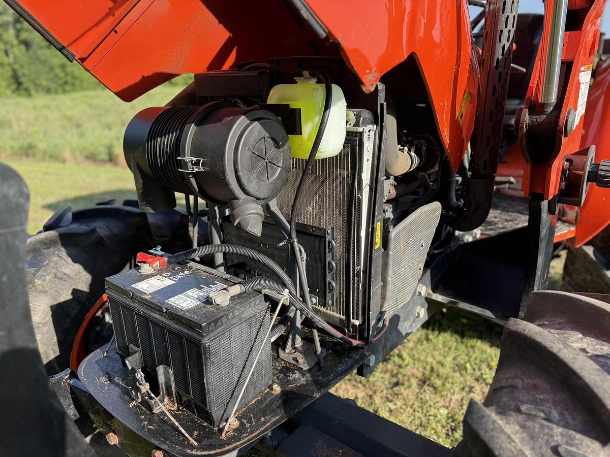 Used 2018 Kubota M7060 Rops, 4WD, Loader Tractor