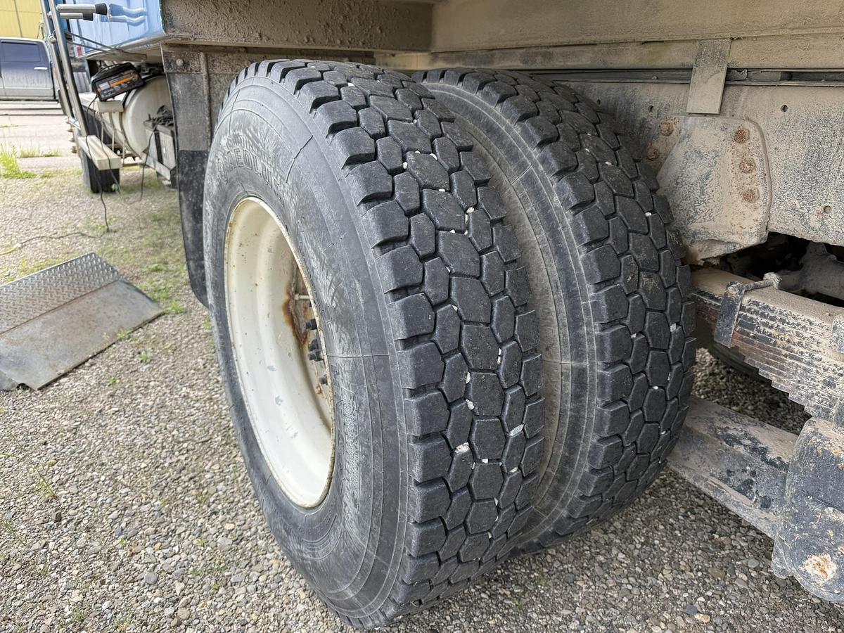 Used 1988 Western Star Stainless 3000 Gallon Water Truck, 400 Cummins, Eaton 15 SPD