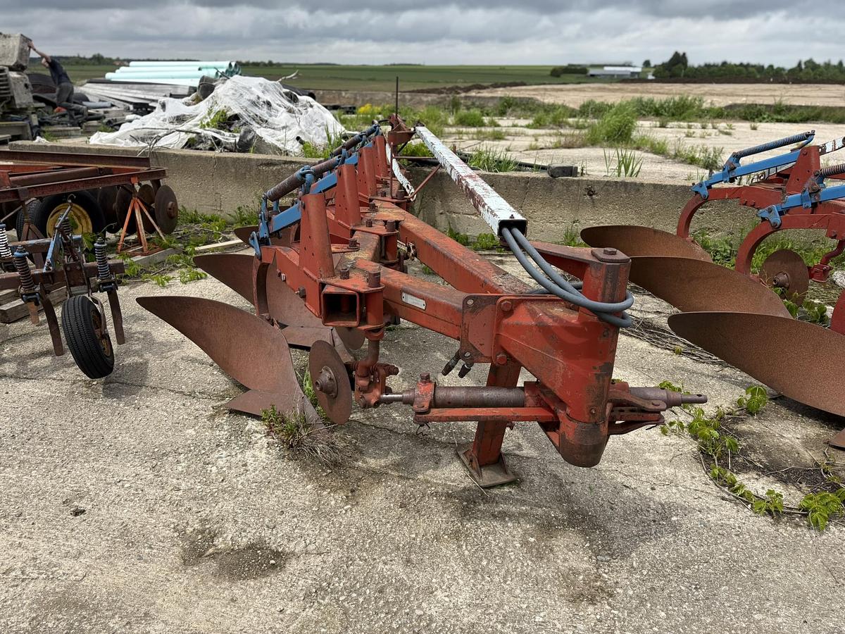 Used Overum 4 Furrow Plow With Steerable Tail Wheel
