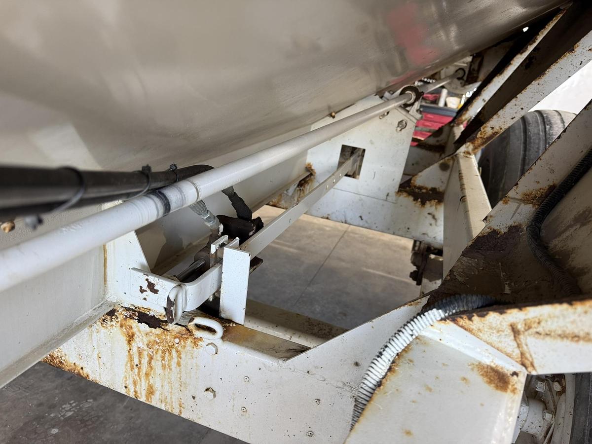 Used Willmar Super 800