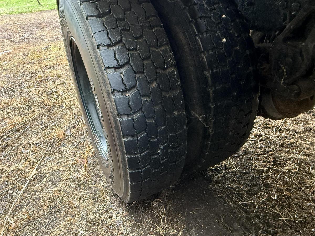 Used Western Star Cat 3406 8LL Eaton Alliston Machinery 24' Bulk Box