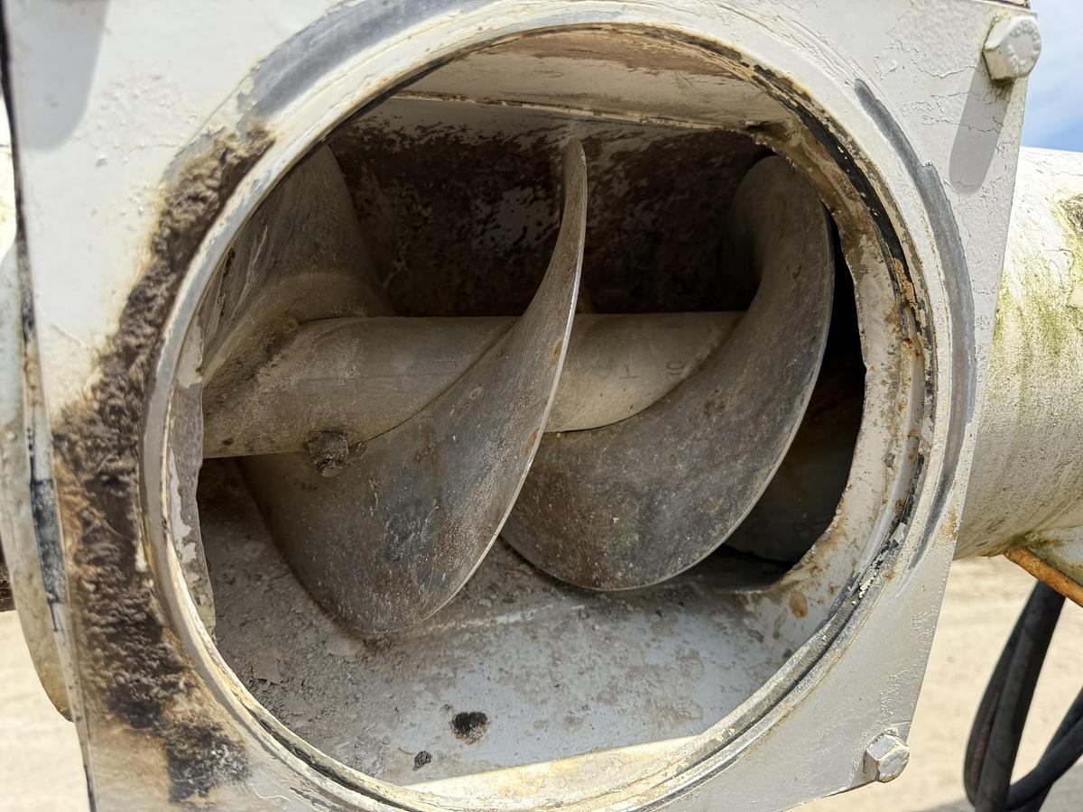 Used 1995 International Adam's 16 Ton Side Shooter Tender Box