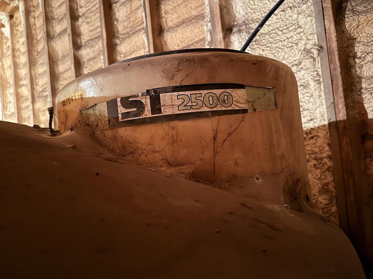 Used 2500 Galon Poly Water/Liquid Tank