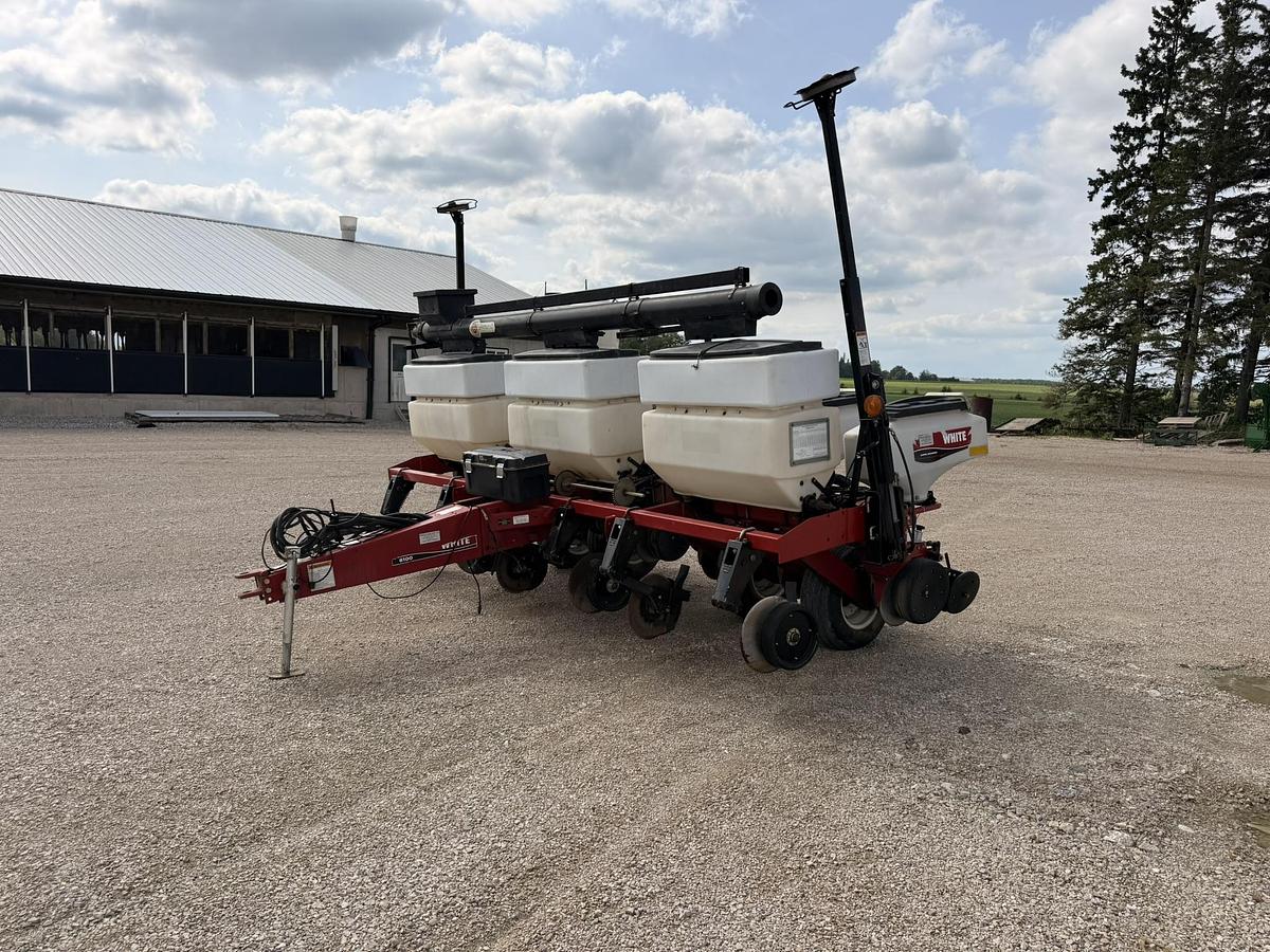 Used 2005 White 8106 6 Row Corn Planter, Precision Row Units