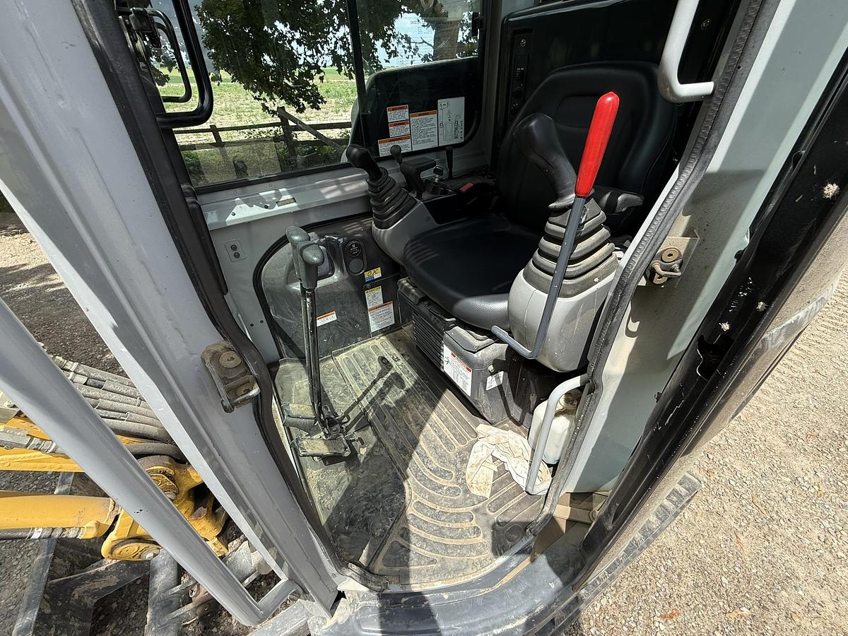 Used Kobelco SK30SR-3 Mini Excavator, Cab, Hydaulic Thumb