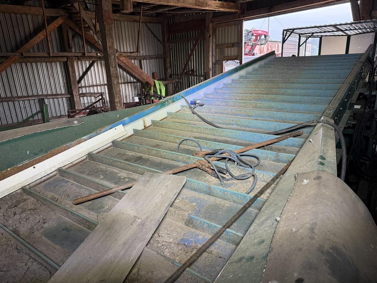 Used Mobile Grading Station 60" Star Table, Single Phase