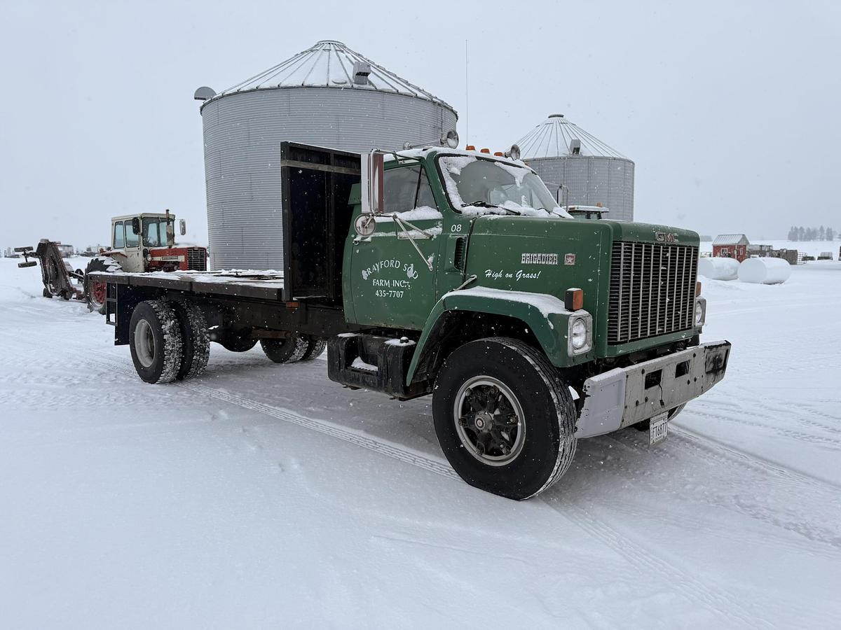 Used GMC Brigadier, 3028 Cat, Willmar Loadrunner 10