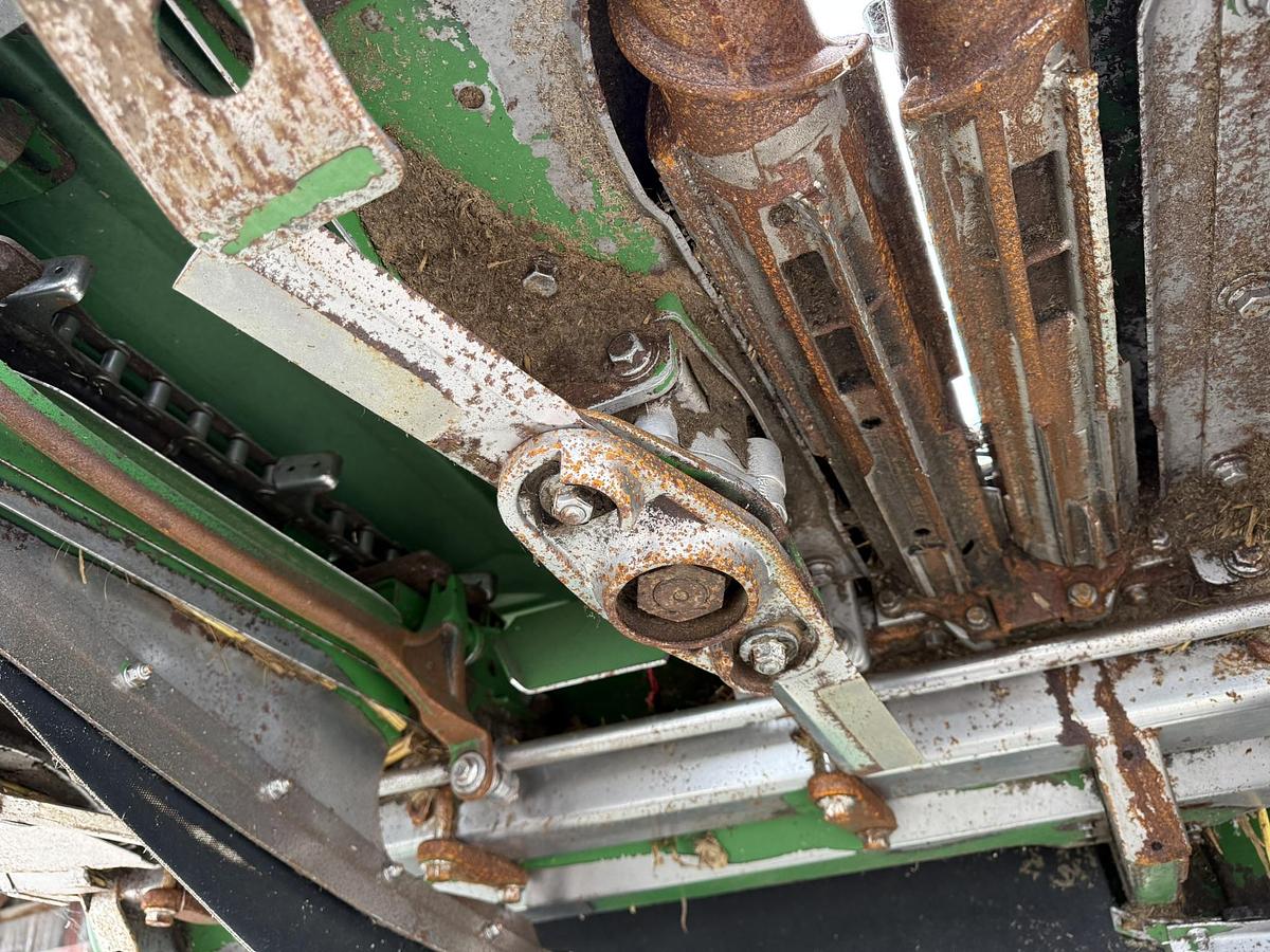 Used 2011 John Deere 608C Stalkmaster, Hyd. Deck Plate, HHS, Field Ready