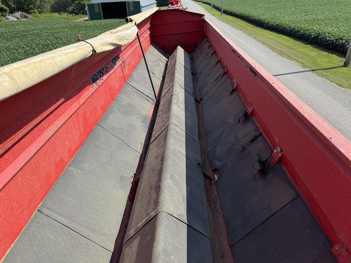 Used 2010 Alliston Machinery 40' Live Bottom Produce Bulk Trailer