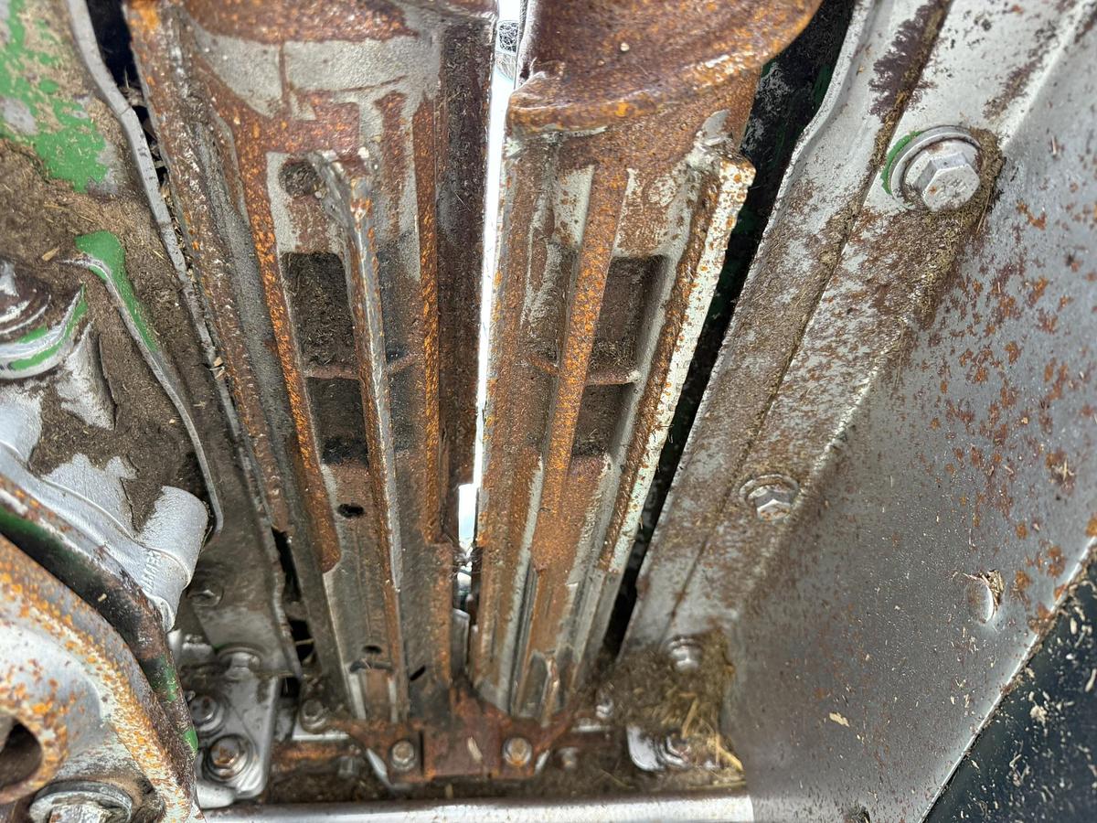 Used 2011 John Deere 608C Stalkmaster, Hyd. Deck Plate, HHS, Field Ready