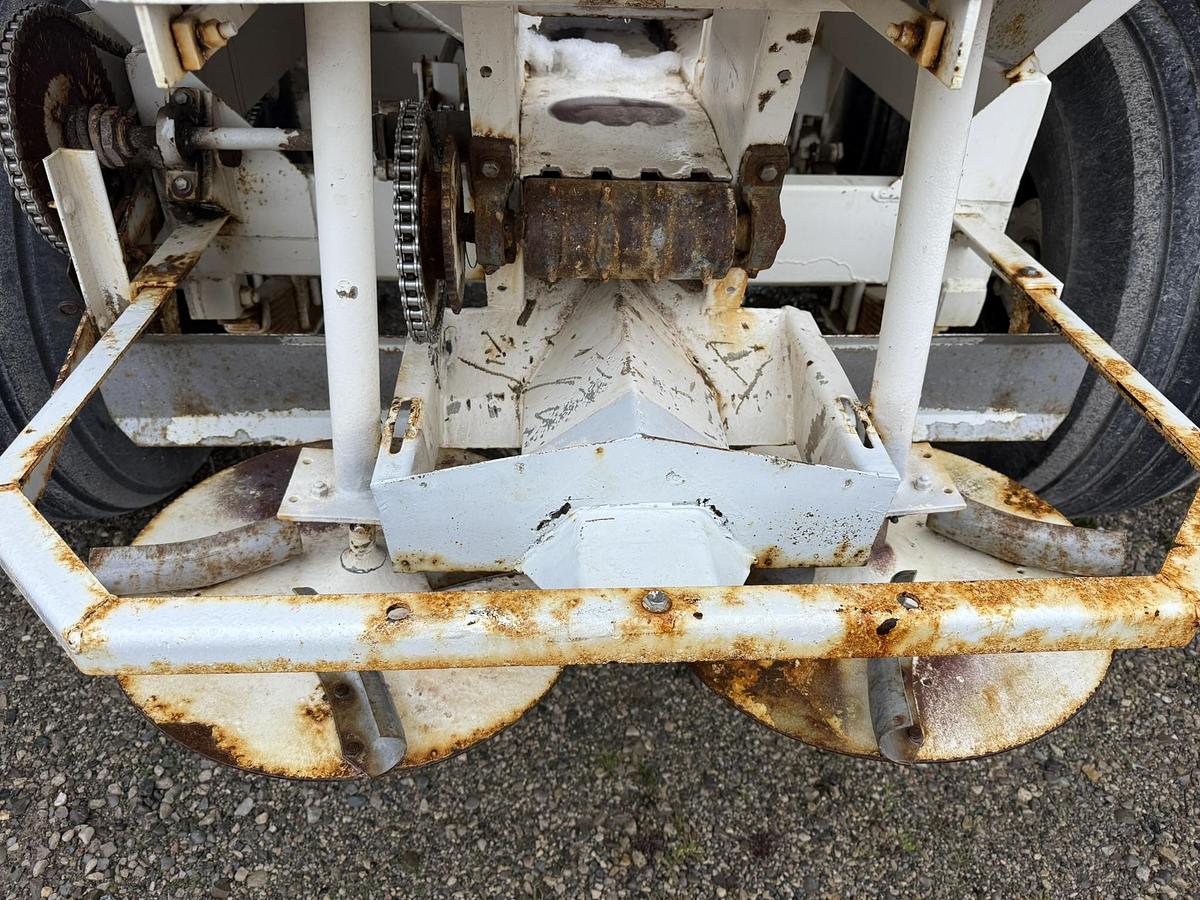 Used Willmar Super 600