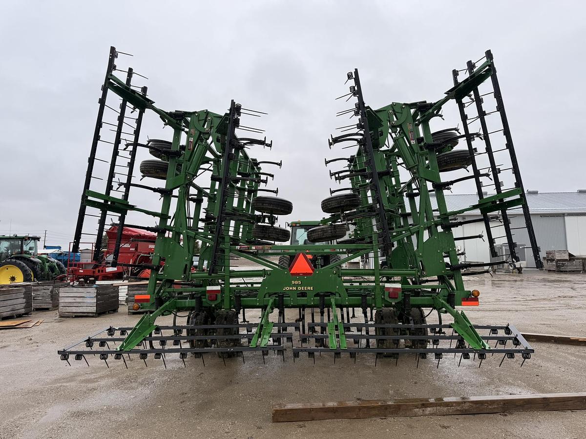 Used John Deere 985 49'5" 5 Section Cultivator
