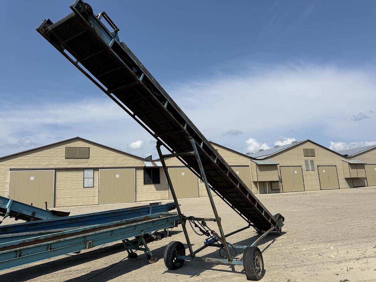 Used Alliston Machinery 24' Elevator Conveyor, 22" Flighted Belt *No Motor*