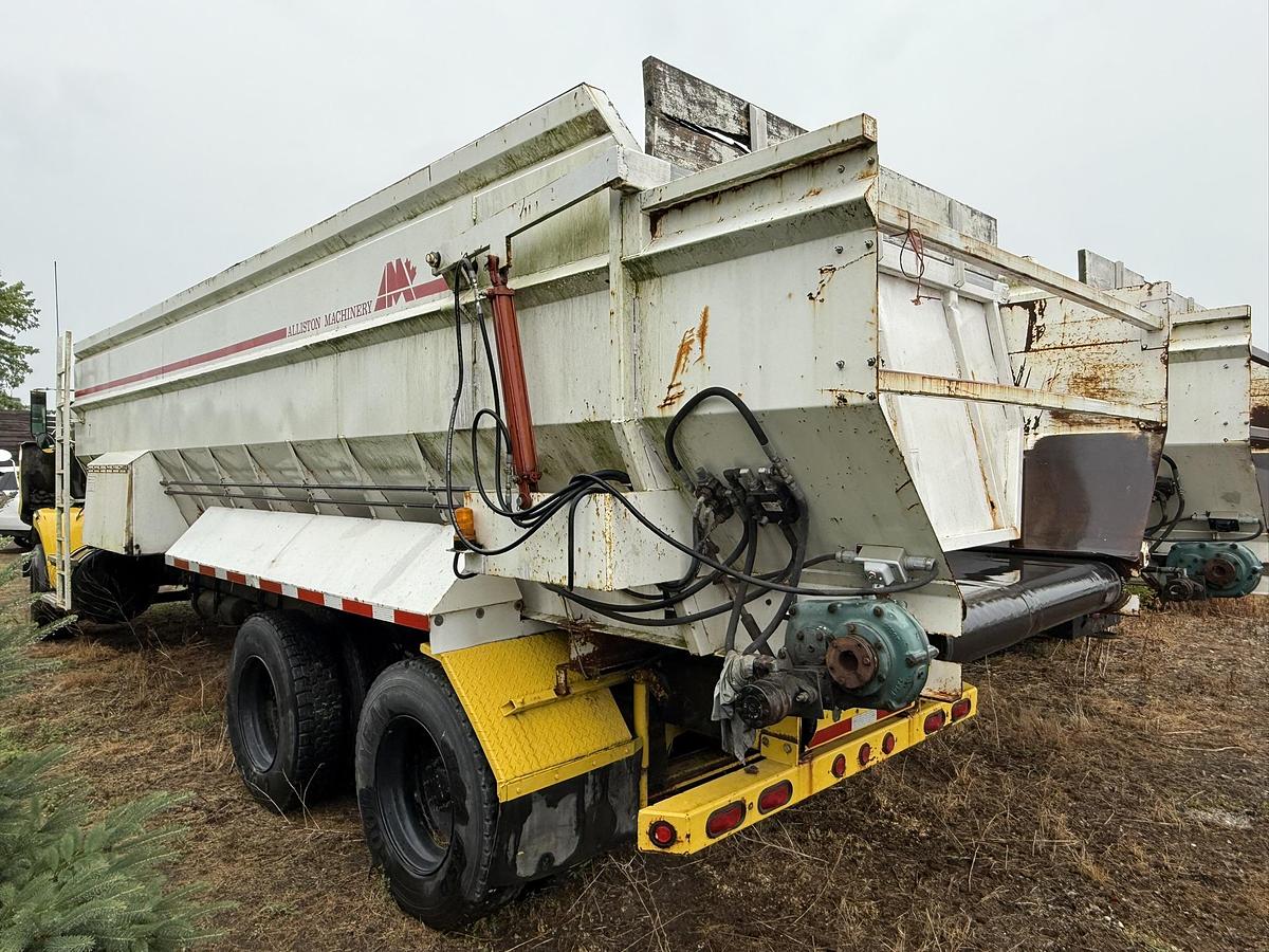 Used Western Star Cat 3406 8LL Eaton Alliston Machinery 24' Bulk Box