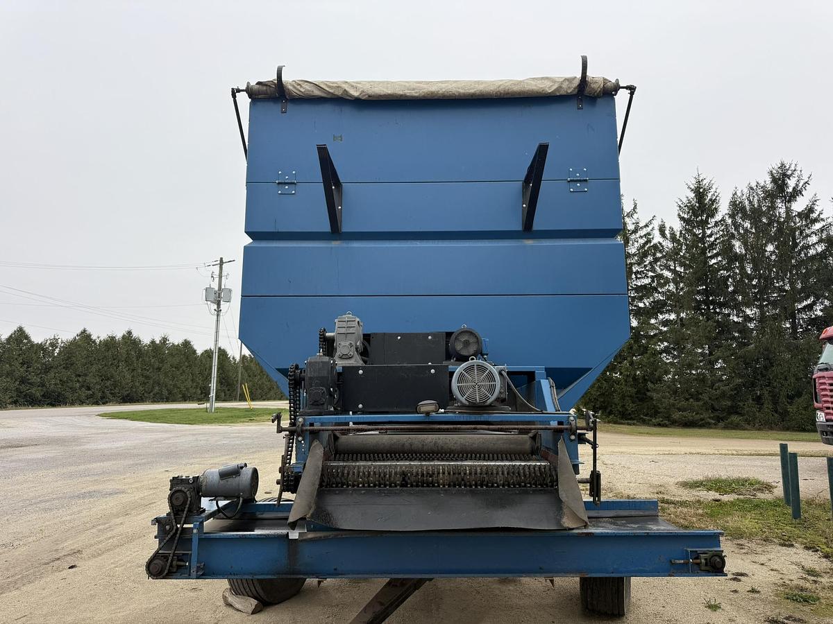 Used Alliston Machinery 400 CWT Even Flow Hopper