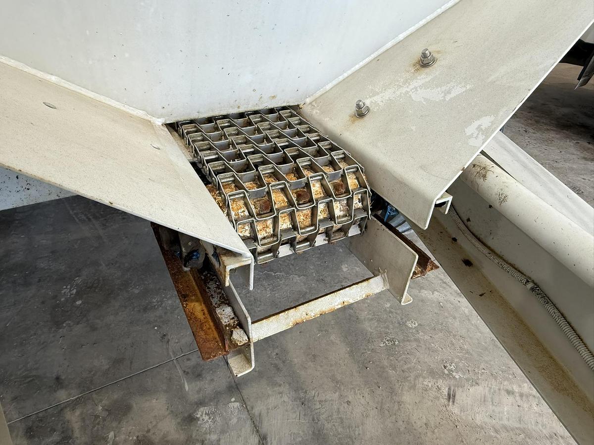 Used Willmar Super 800