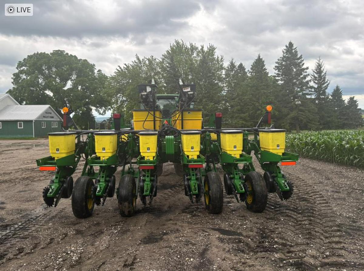 Used 2005 John Deere 1770, Markers, Dry Fert, Precision, V-Drive