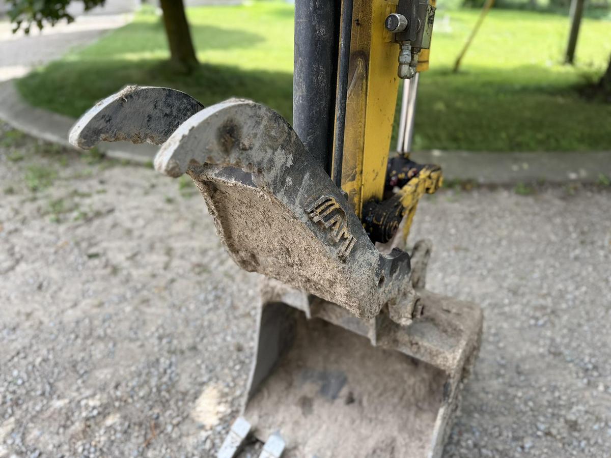 Used Kobelco SK30SR-3 Mini Excavator, Cab, Hydaulic Thumb