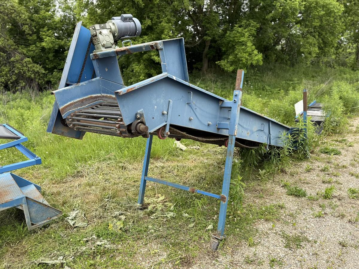 Used Alliston Machinery Lead In Conveyor 13' Long, 30" Belted Chain