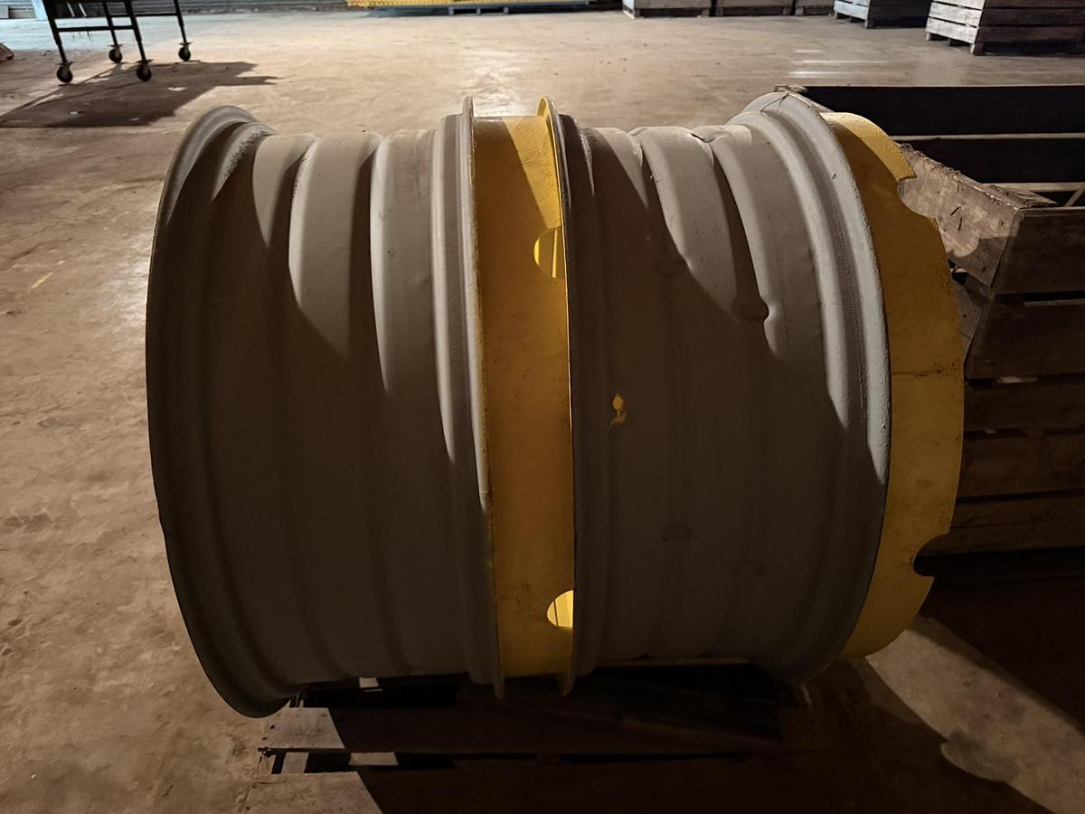 Used Snap-On Dual Rims 15.5x38