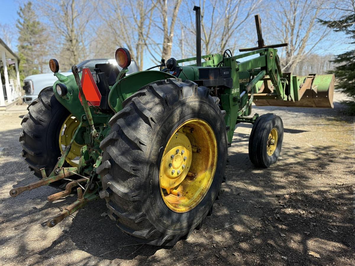 Used 1985 John Deere 1640 Loader Tractor
