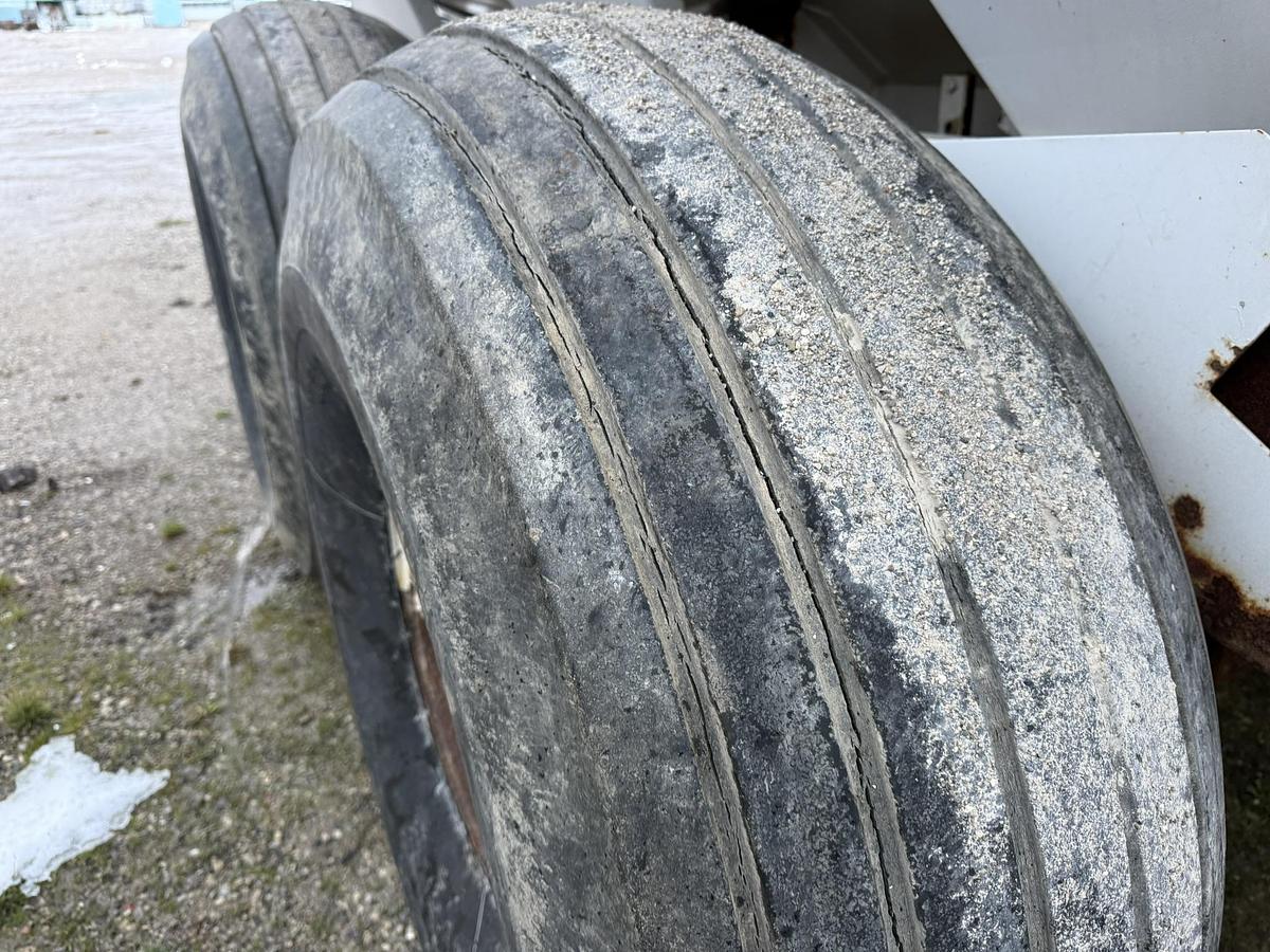 Used Willmar Super 800