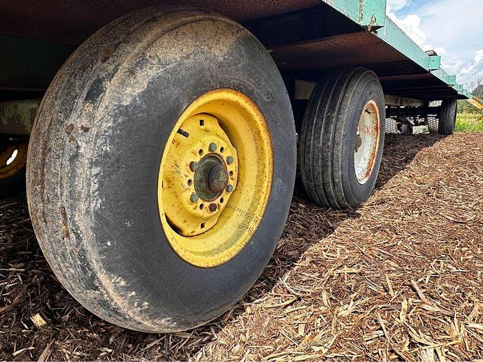 Used 32' Wagon, Tandem Axle 14,000lbs Undercarriage